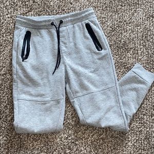 men’s gray joggers